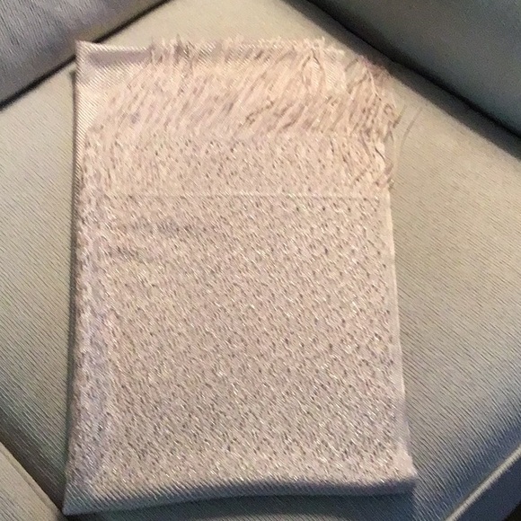 Beautiful elegant Stole. - Picture 2 of 5